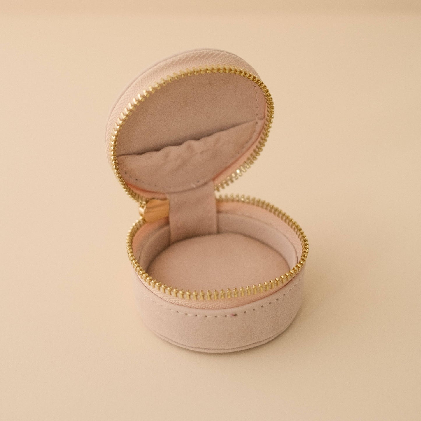 Mini Travel Jewellery Case in Shell Cream